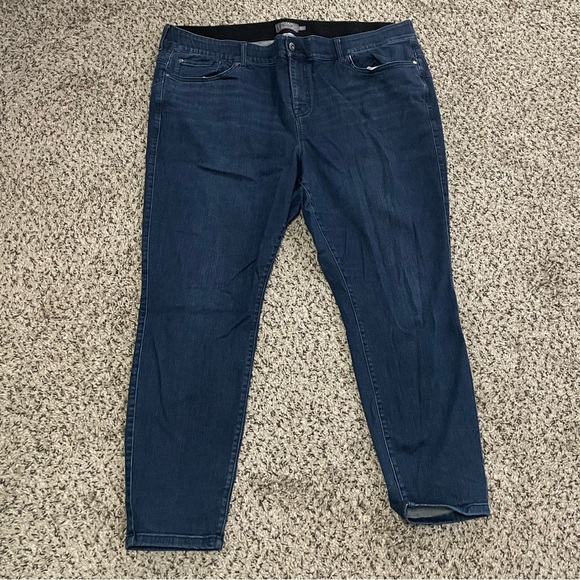 TORRID Bombshell Skinny Premium Stretch Dark Wash Jeans Size 24R - Picture 1 of 16